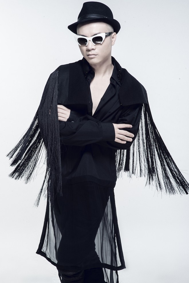 Bên cạnh niềm đam mê về thời trang, Đỗ Mạnh Cường nổi tiếng là người có cá tính mạnh mẽ, yêu thích sự khác lạ.