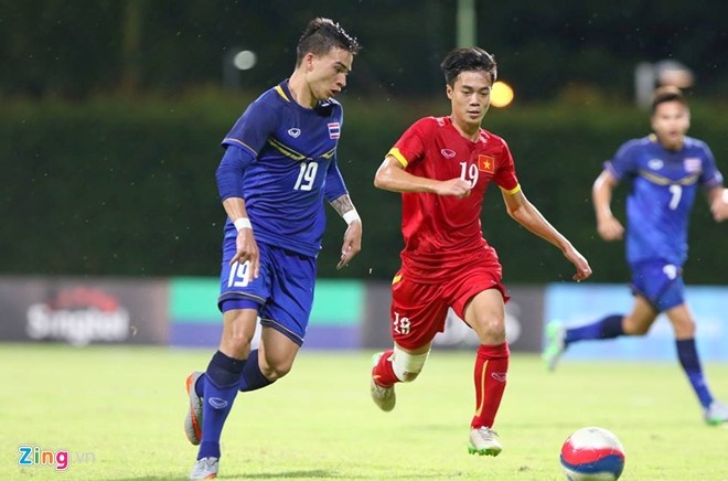 U23 Thái Lan tạo ra thế trận lấn lướt trước U23 Việt Nam với nhiều pha tấn công nguy hiểm. Ảnh: Tùng Lê.