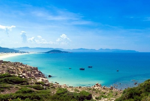 Biển trời xanh ngắt.
