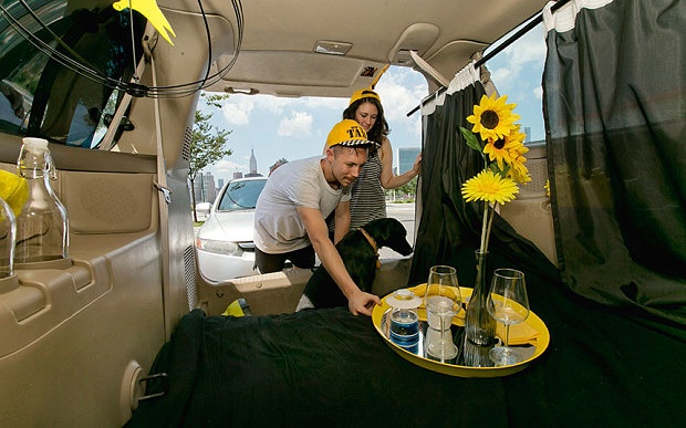 Không gian ấm cúng trong khách sạn taxi.