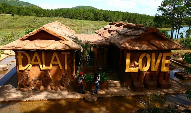 Ngoi nha dat do doc dao duy nhat o Viet Nam hinh anh