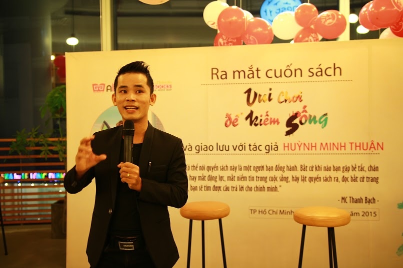 Tác giả - diễn giả Huỳnh Minh Thuận. 