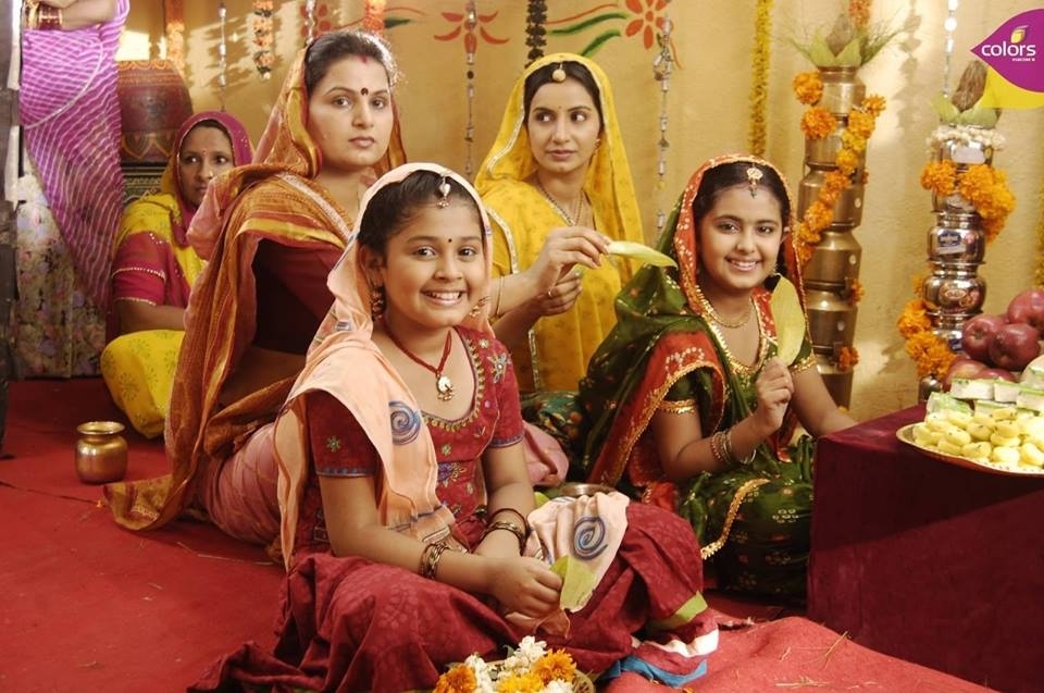 So phan bat hanh cua cac nhan vat nu trong 'Co dau 8 tuoi' hinh anh