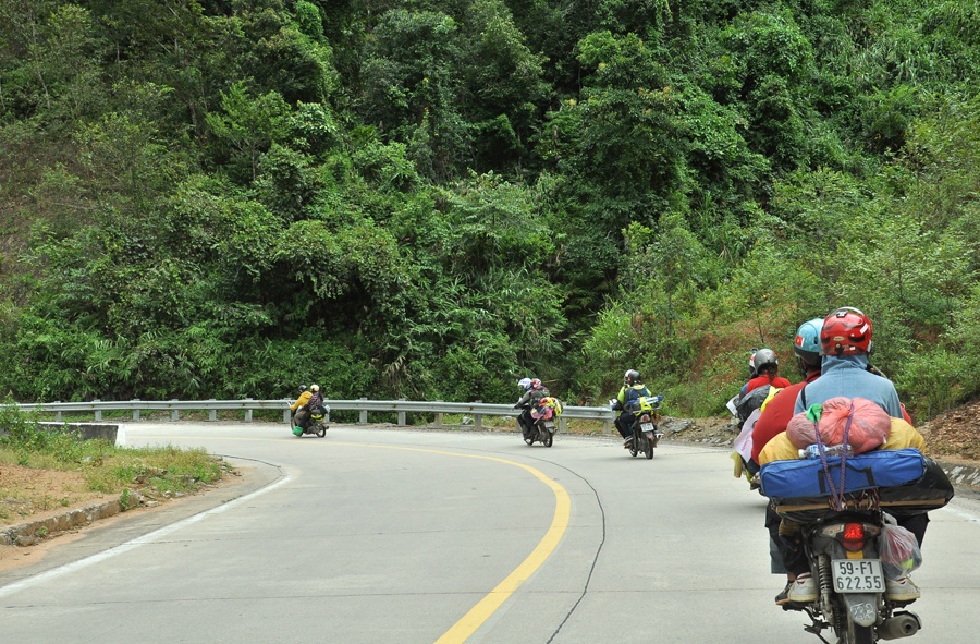 Dai nang, dam mua do deo Lo Xo hinh anh