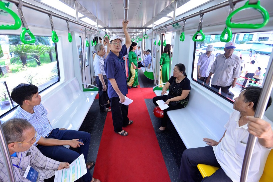 Tau duong sat do thi o Ha Noi bi che 'kem tinh te' hinh anh