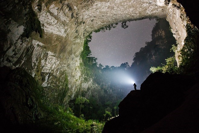 Quang Binh moi dai su cac nuoc tai VN tham quan Son Doong hinh anh