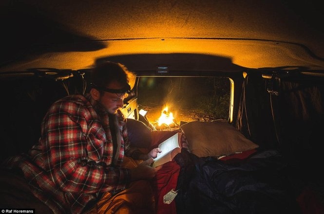 Raf Horemans xin nghỉ việc, lái xe đi khắp nước Úc.