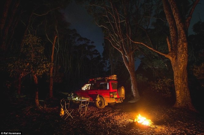 Du lịch không nhất thiết phải ngốn quá nhiều tiền, nhưng đôi lúc bạn sẽ cảm thấy cô đơn. Ảnh: Instagram