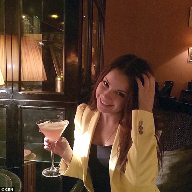 Soi nu pho Wall anh 4