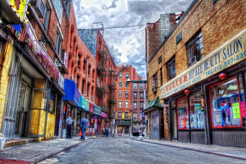 'Goc pho dam mau' cua cac bang dang o Chinatown hinh anh