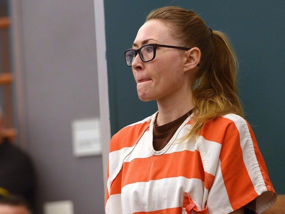 Nu giao vien nguoi My bi cao buoc 'quan he' voi 3 hoc sinh hinh anh