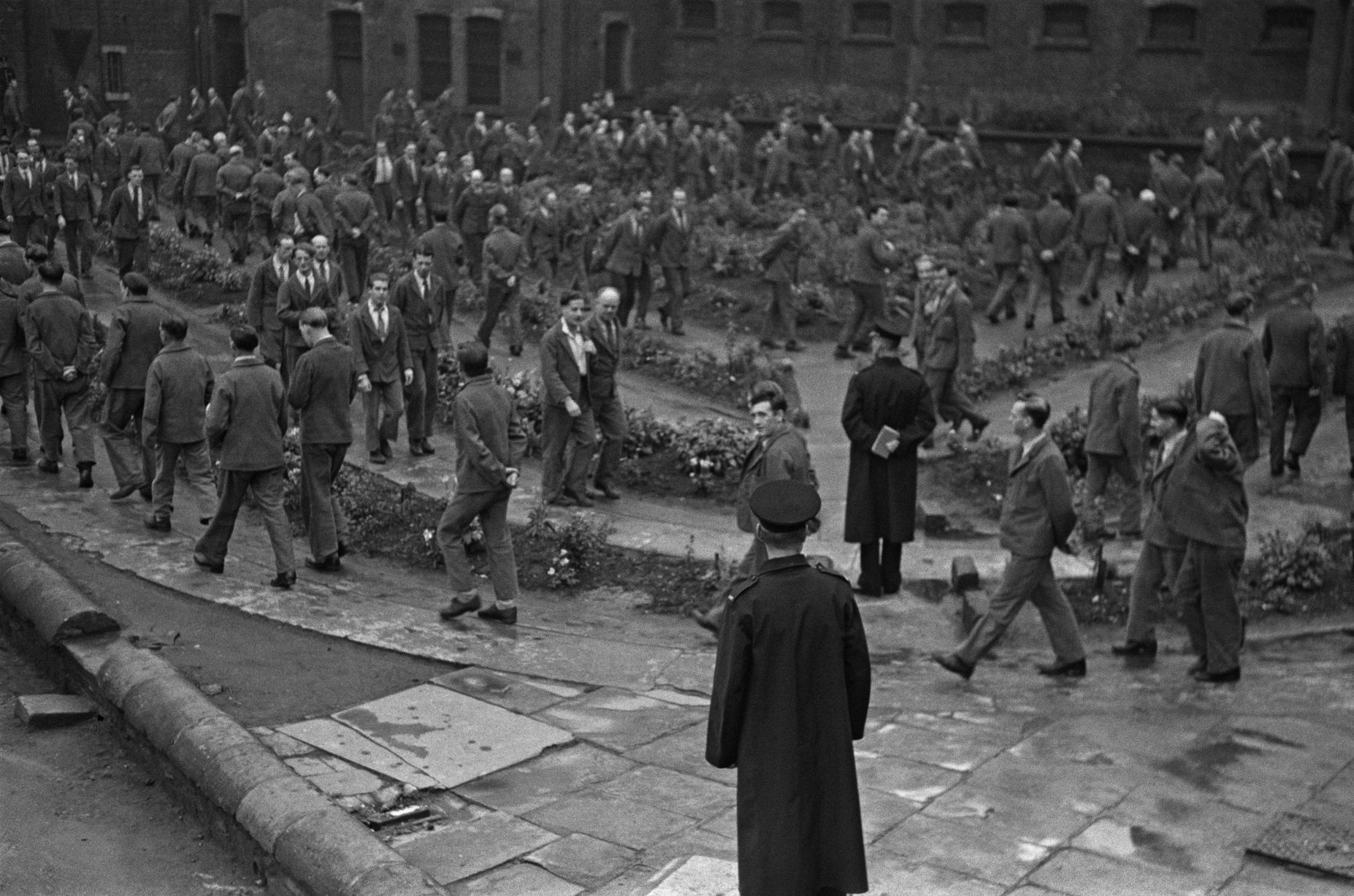 Cuộc sống nghiêm ngặt trong nhà tù ảnh 3 Cuoc song nghiem ngat trong nha tu anh 3