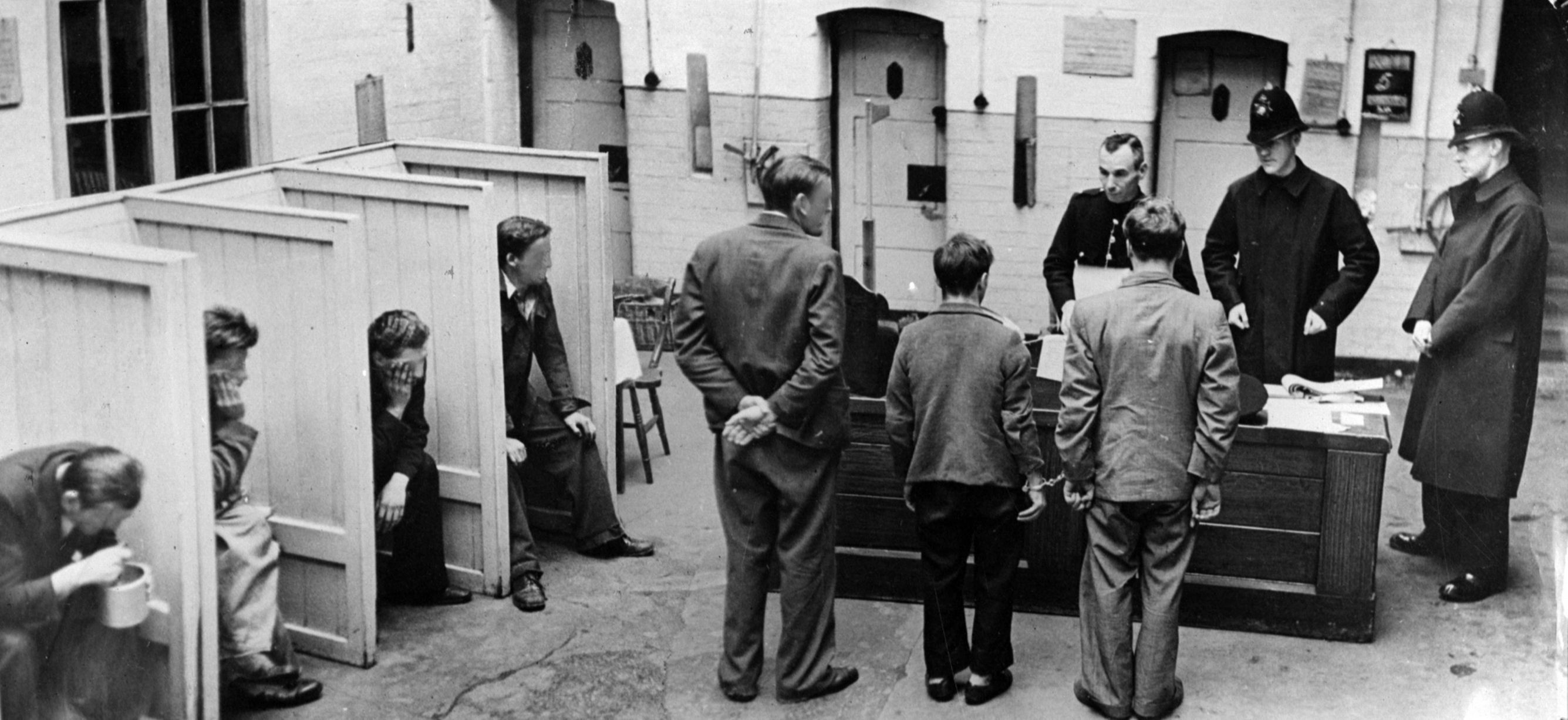 Cuộc sống nghiêm ngặt trong nhà tù ảnh 5 Cuoc song nghiem ngat trong nha tu anh 5