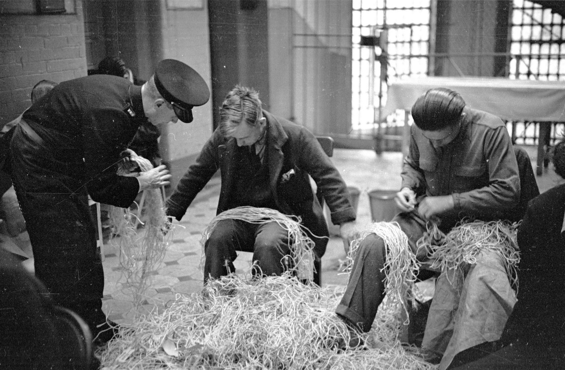 Cuộc sống nghiêm ngặt trong nhà tù ảnh 10 Cuoc song nghiem ngat trong nha tu anh 10