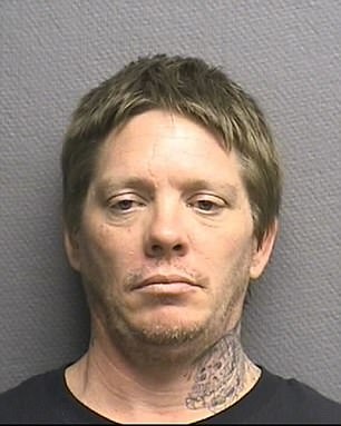 Ep con gai 16 tuoi ban dam o My, nguoi cha linh an 30 nam tu hinh anh