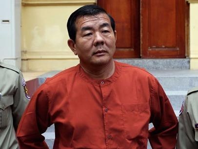 Cuu canh sat truong Phnom Penh linh 98 nam tu muon thue luat su rieng hinh anh
