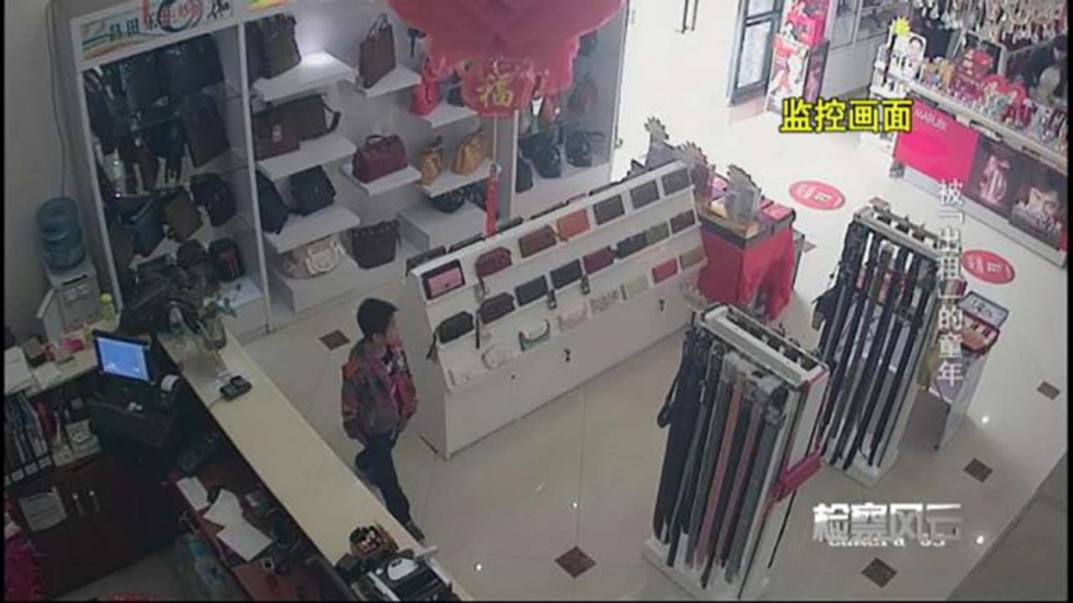 Tre em trom cap anh 1