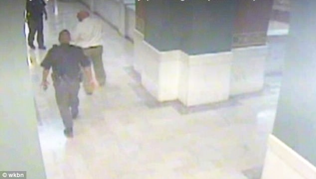 Yeu rau xanh nhay lau truoc buoi xet xu hinh anh