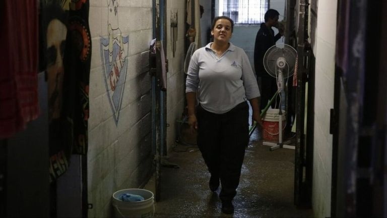 Tù nhân thoải mái kinh doanh trong nhà tù ở Uruguay ảnh 10 Tu nhan thoai mai kinh doanh trong nha tu o Uruguay anh 10