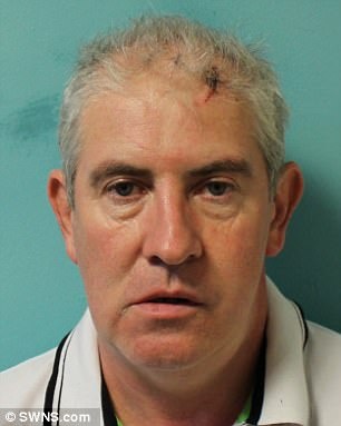 Tú ông điều hành ổ mại dâm ảnh 1 Tu ong dieu hanh o mai dam anh 1