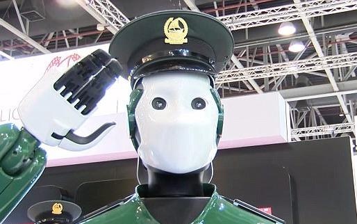 Dubai su dung canh sat nguoi may dau tien tren the gioi hinh anh