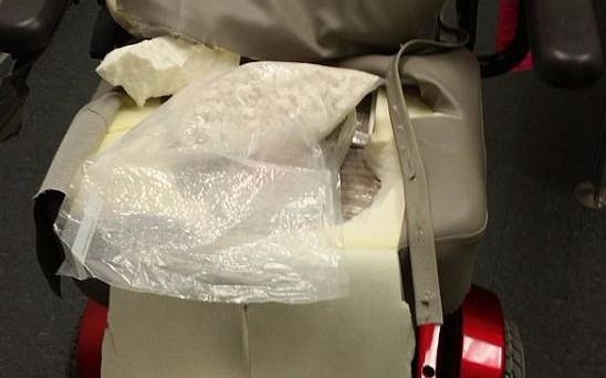 Giau 12 kg cocaine trong xe lan de nhap canh vao My hinh anh