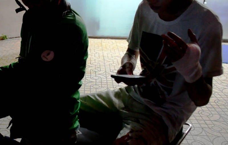 Tài xế Grabbike hỗn chiến ở bến xe miền Tây ảnh 1 Tai xe Grabbike hon chien o ben xe mien Tay anh 1