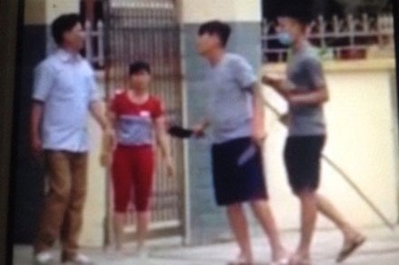 Con do di doi no anh 1