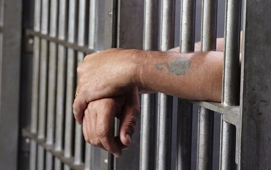 2 pham nhan Romania khong duoc dan do ve nuoc vi phong giam qua be hinh anh