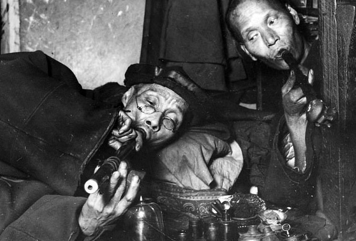 Goc khuat trong tu diem thuoc phien dau tien o My hinh anh