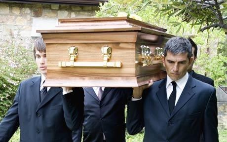 Nguoi me o Anh gia chet de linh 180.000 USD tien bao hiem hinh anh