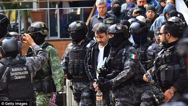 Con trai trum ma tuy Mexico anh 8