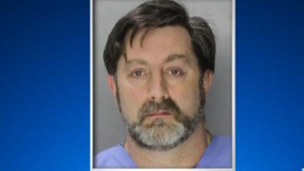 Y ta quay len benh nhan anh 1