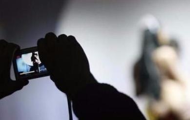 Giao vien nguoi Anh nghi phat tan anh 'nhay cam' cua hoc sinh hinh anh