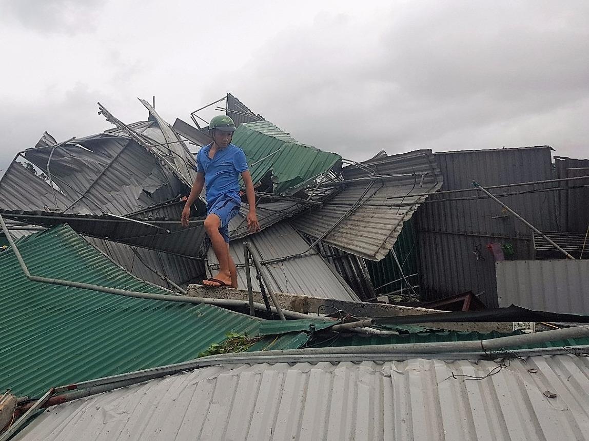 'Khuc ruot mien Trung' oan minh truoc con bao so 10 hinh anh