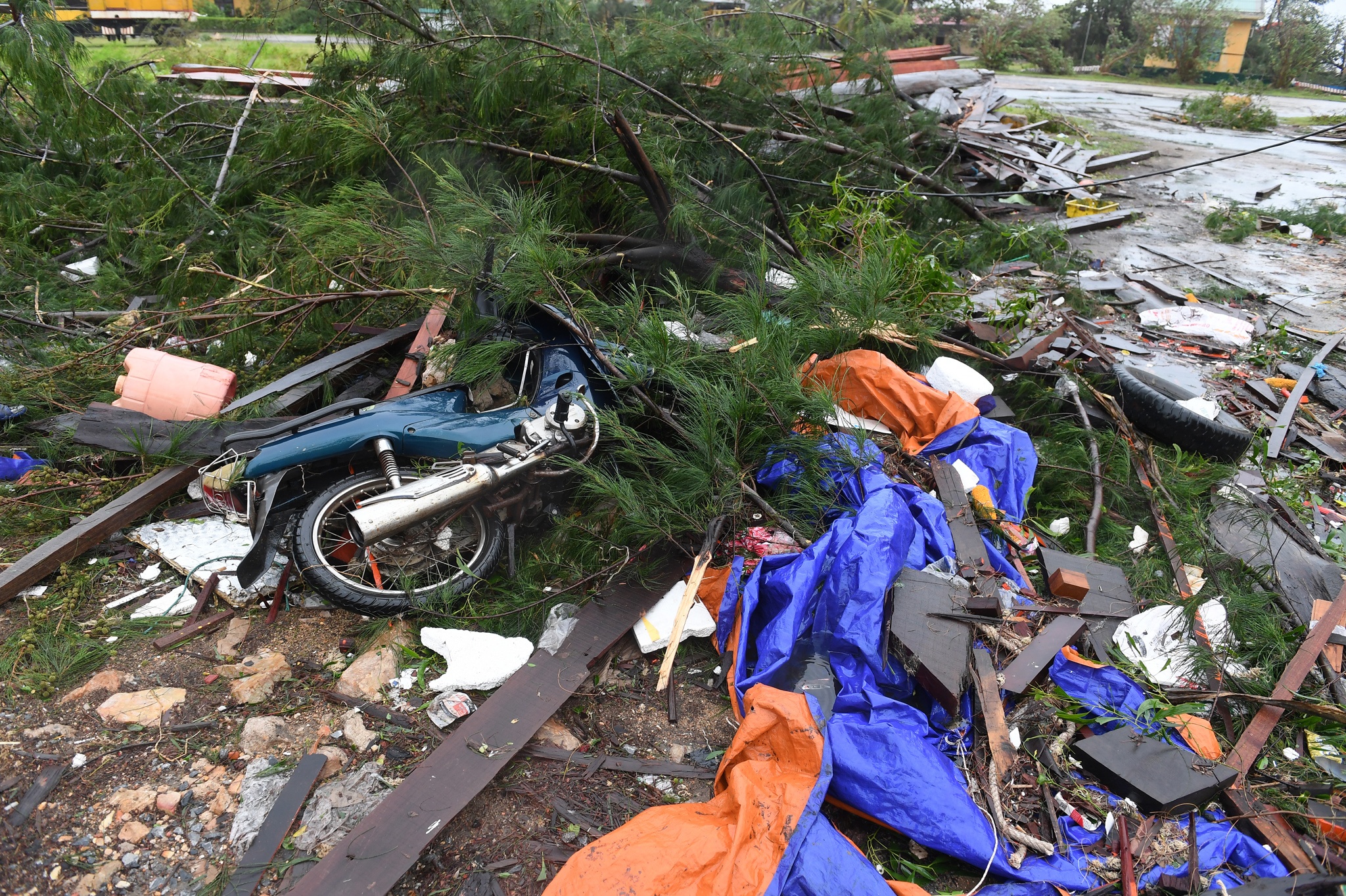 Thiet hai sau bao so 10 anh 7