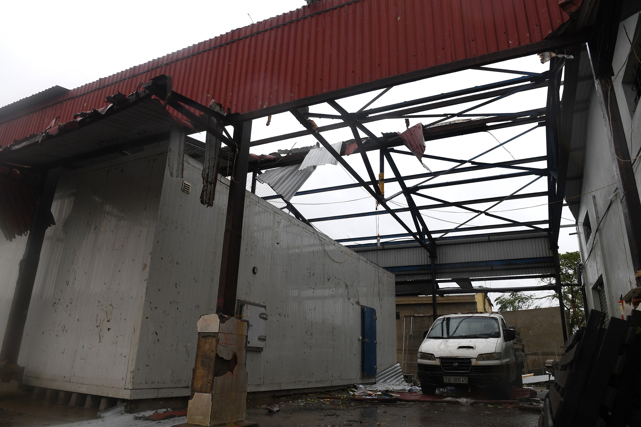 Thiet hai sau bao so 10 anh 12