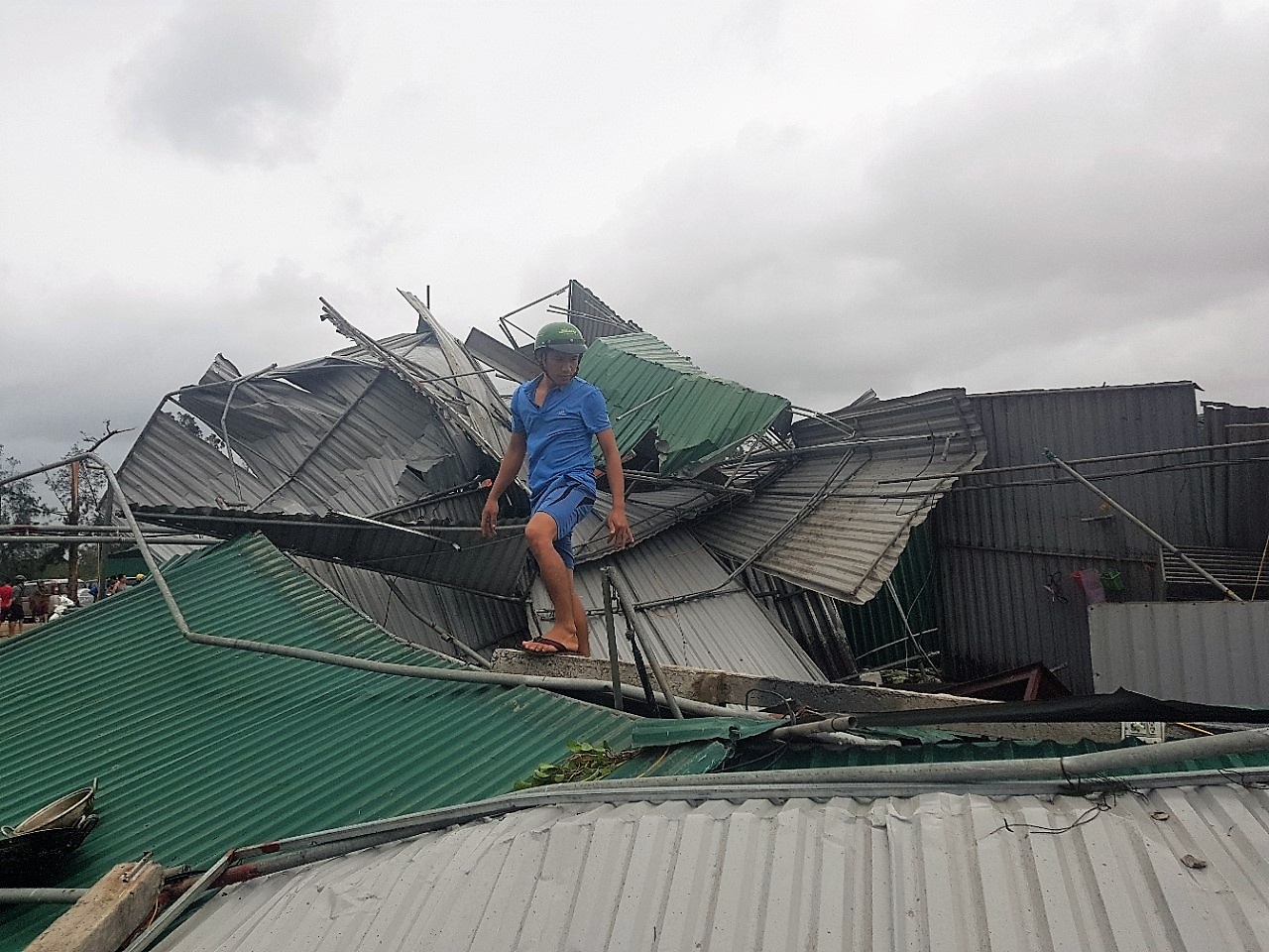 Thiet hai sau bao so 10 anh 14