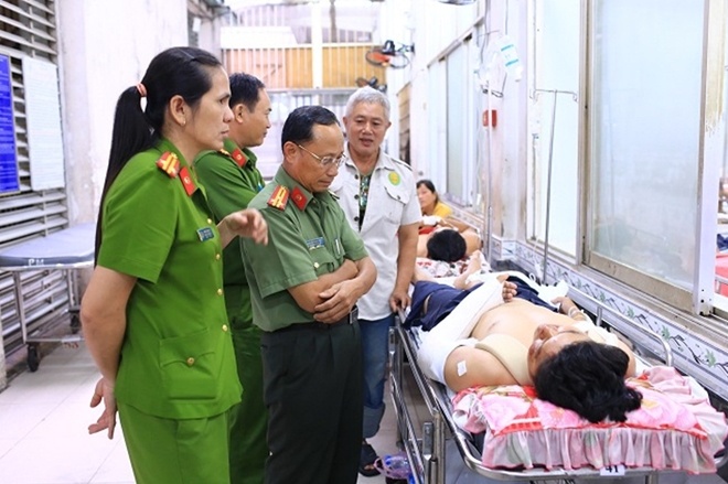 Nguoi dan bat cuop anh 1