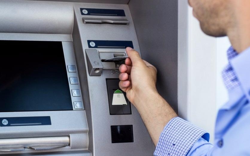 Thu doan trom tien, danh cap thong tin tu the ATM hinh anh