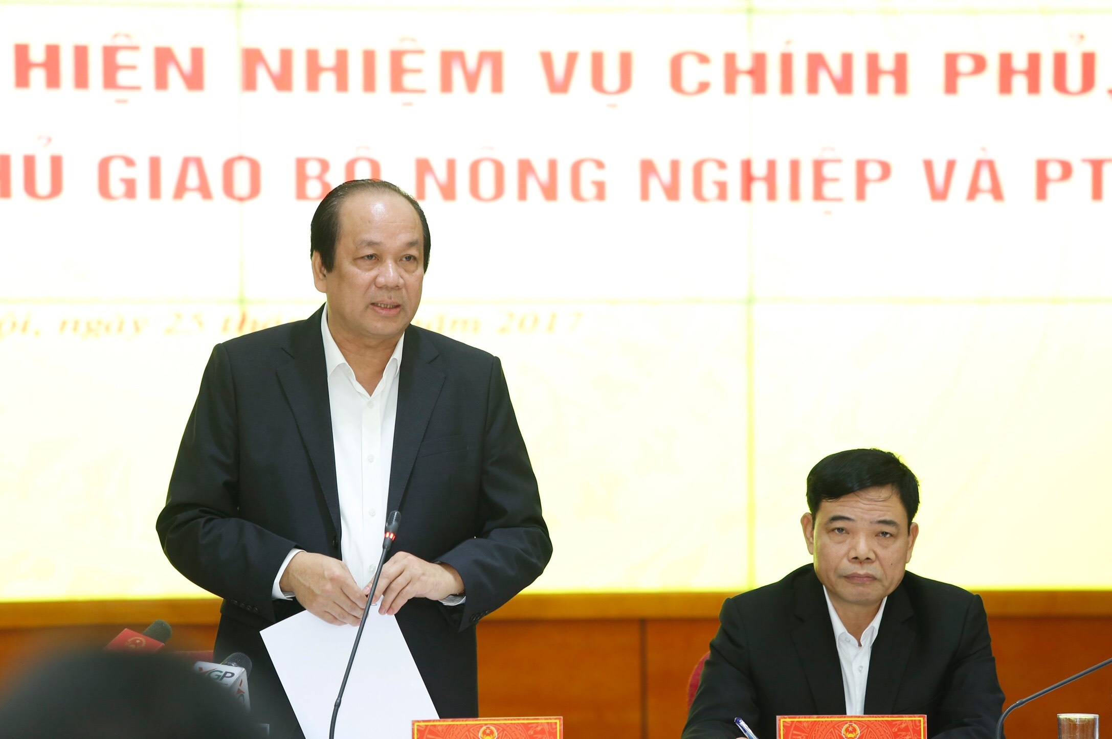 Hang hoa kiem tra chong cheo nhieu Bo anh 1