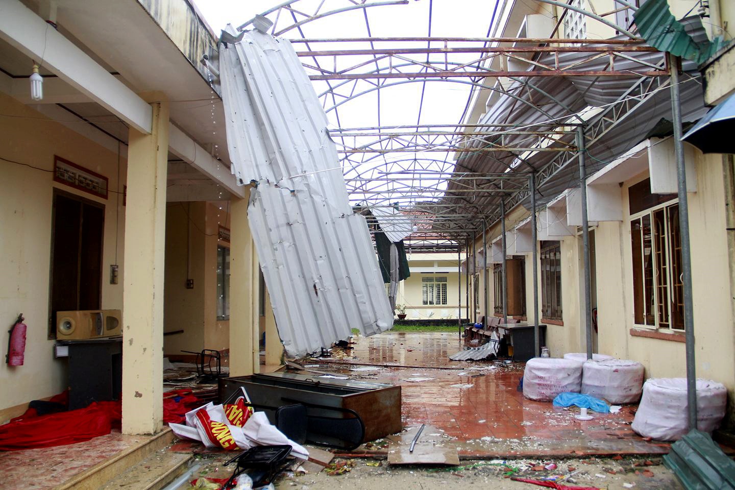 Cơn bão số 12 suy yếu ảnh 2 Con bao so 12 suy yeu anh 2