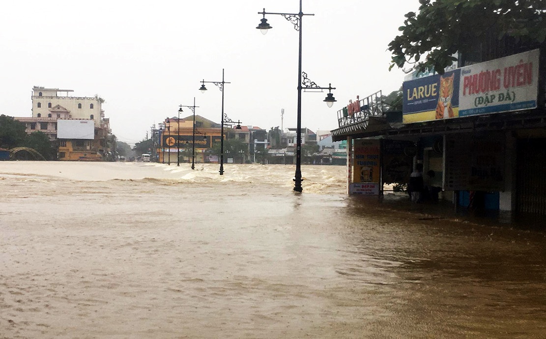 Lũ ở miền Trung ảnh 3 Lu o mien Trung anh 3