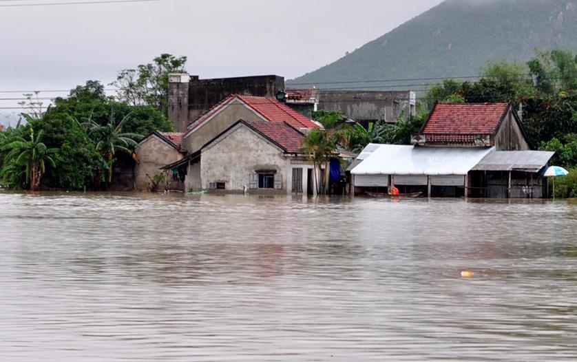 Dia phuong con chu quan, thieu kinh nghiem khi ung pho bao so 12 hinh anh