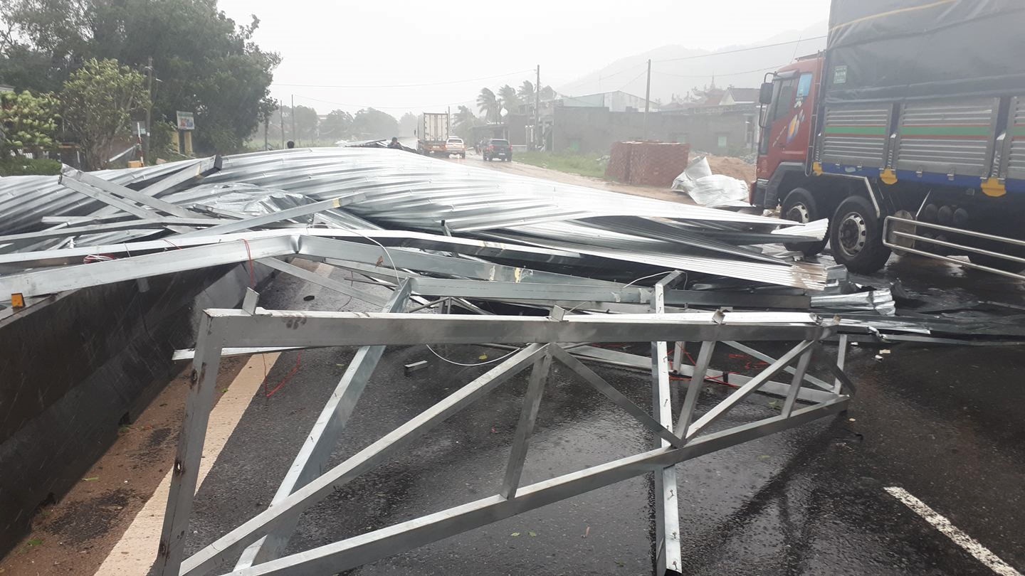 Chủ quan trong ứng phó bão số 12 ảnh 2 Chu quan trong ung pho bao so 12 anh 2