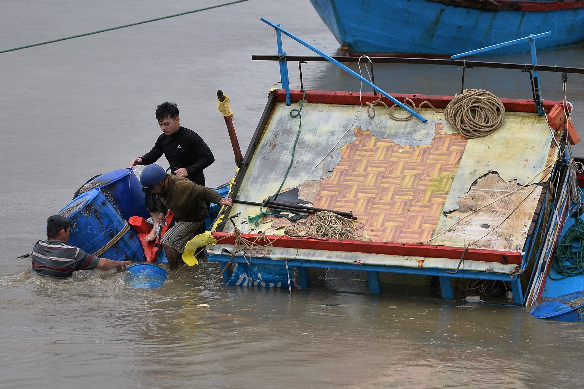 Thu tuong dong y cap 1.000 ty dong cho cac tinh thiet hai sau bao hinh anh