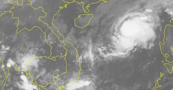 Bao so 13 tren Bien Dong anh 3