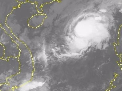 Quang Tri, Thua Thien - Hue mua lon do bao so 13 hinh anh