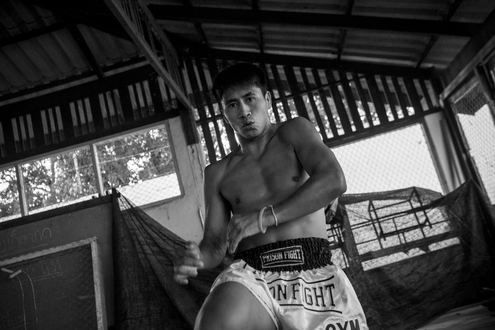 Pham nhan dau vo trong nha tu anh 5