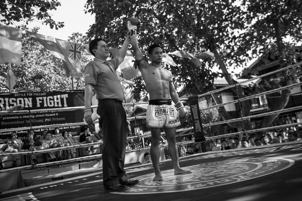 Pham nhan dau vo trong nha tu anh 11